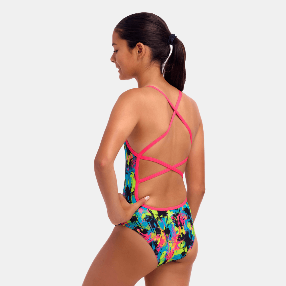 Blotchy babe strapped in (2)